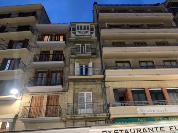 Erdizka, Centrico Apartamento Turistico Con La Mejor Vista Plaza De Los Fueros เอสเตลลา ภายนอก รูปภาพ